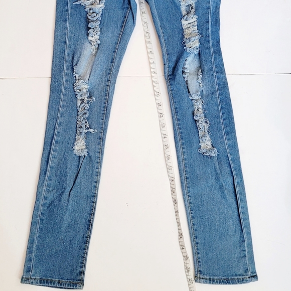 NWOT distressed Jeans - Picture 7 of 10